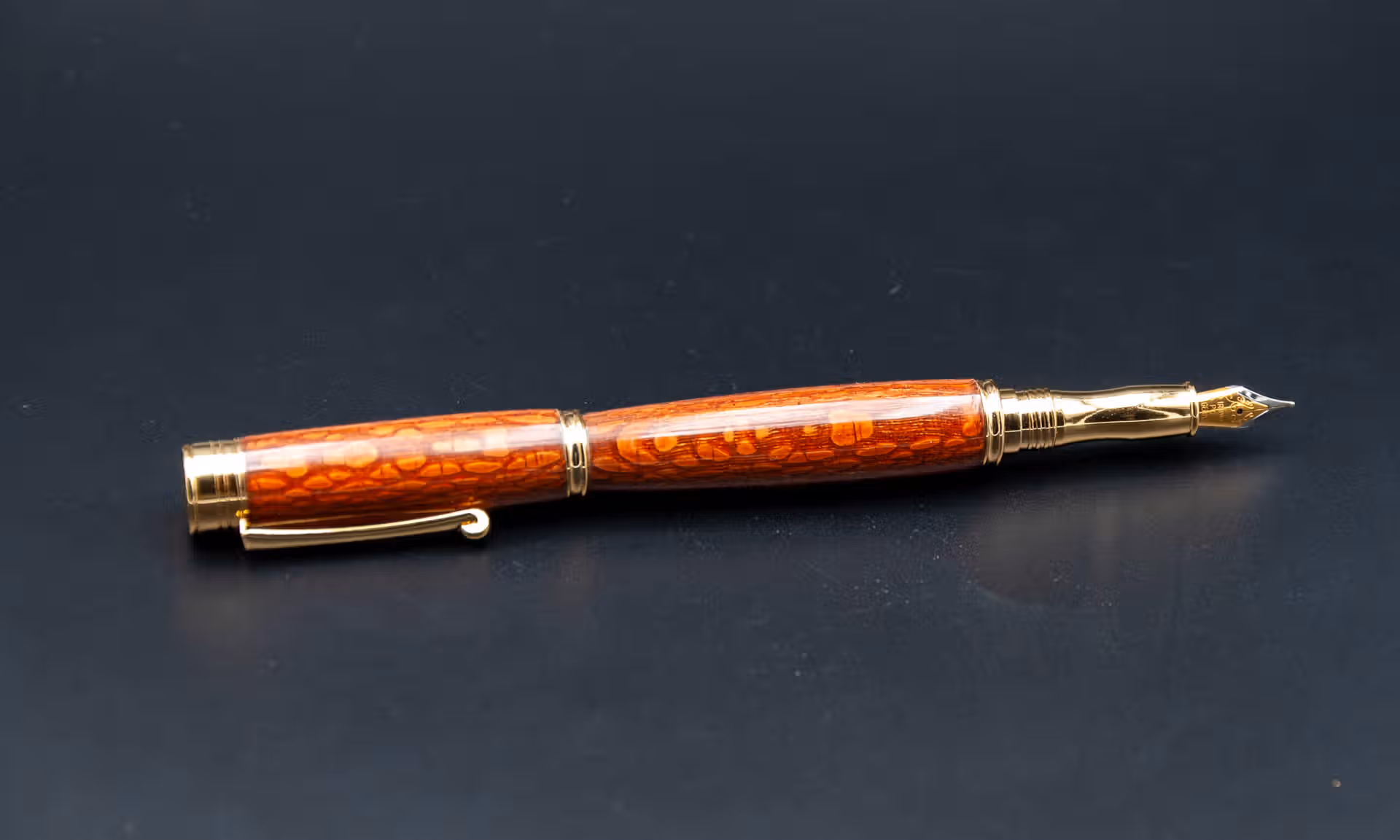 Stylo plume en bois tourné Takamaka Calebasse