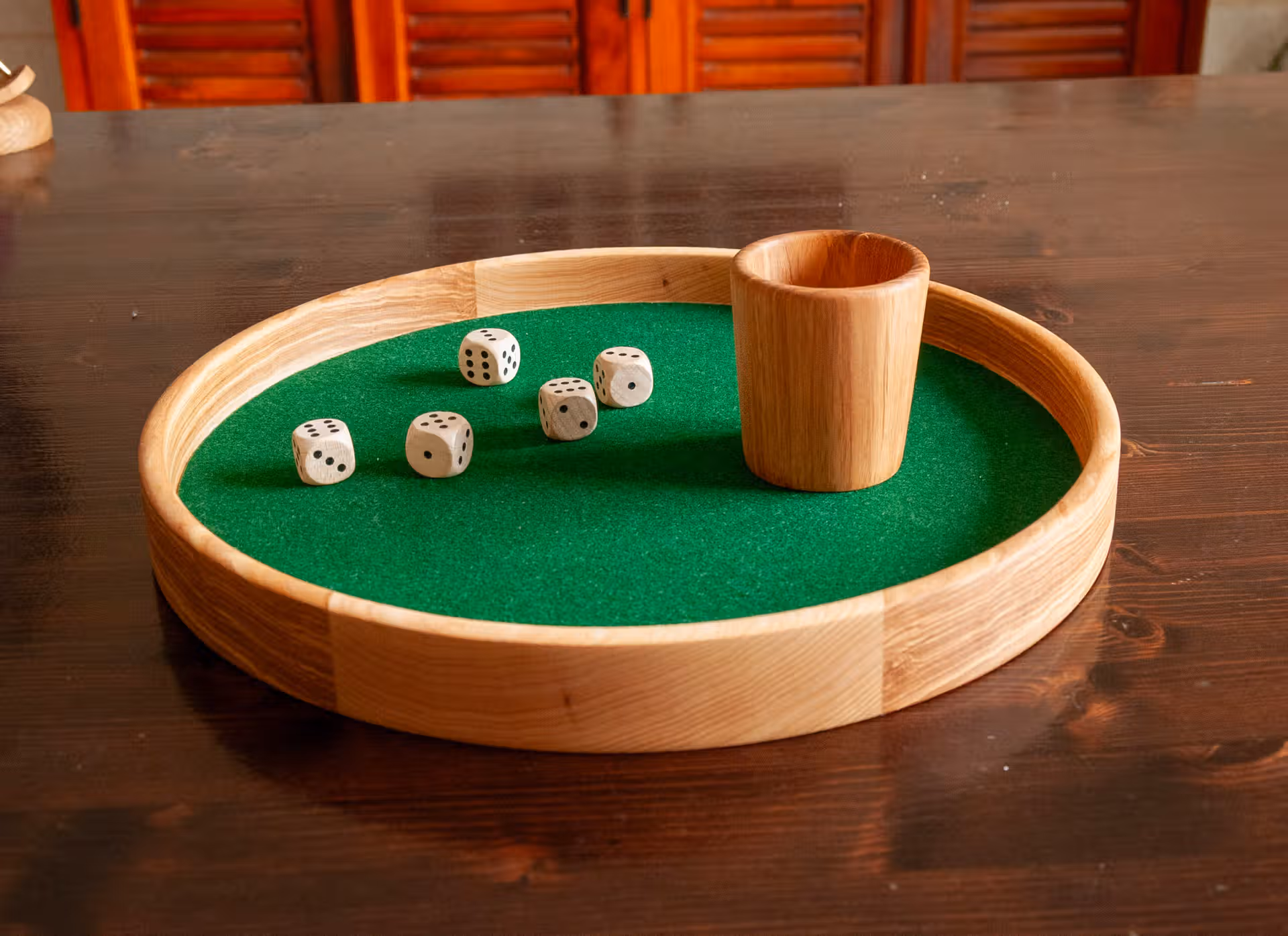 Piste de dés en bois